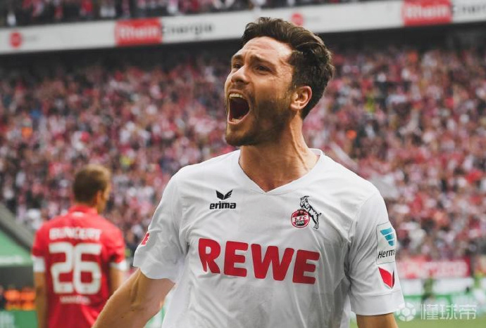 爱游戏体育-傲赴沙尔克球场